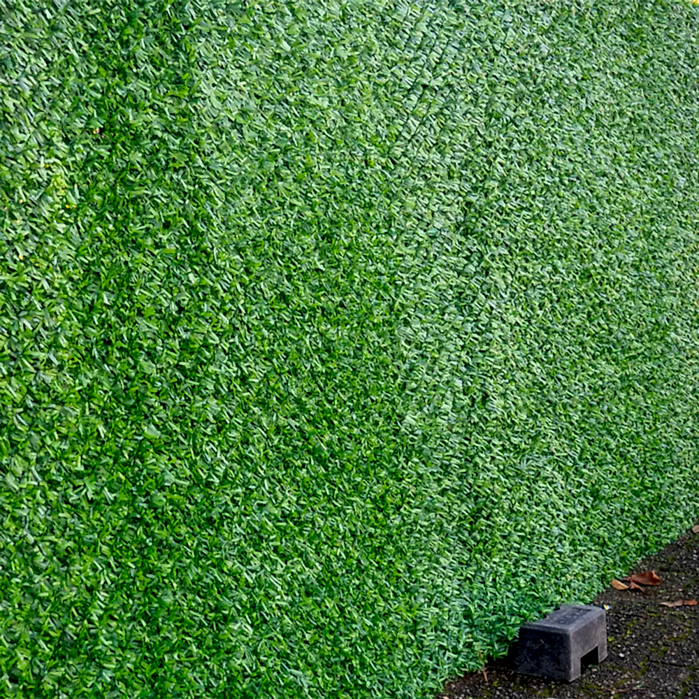 How to Choose the Right Grass Fence for Your Property
